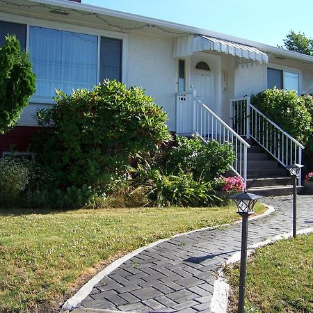 Serenity Bed & Breakfast Burnaby Exterior photo